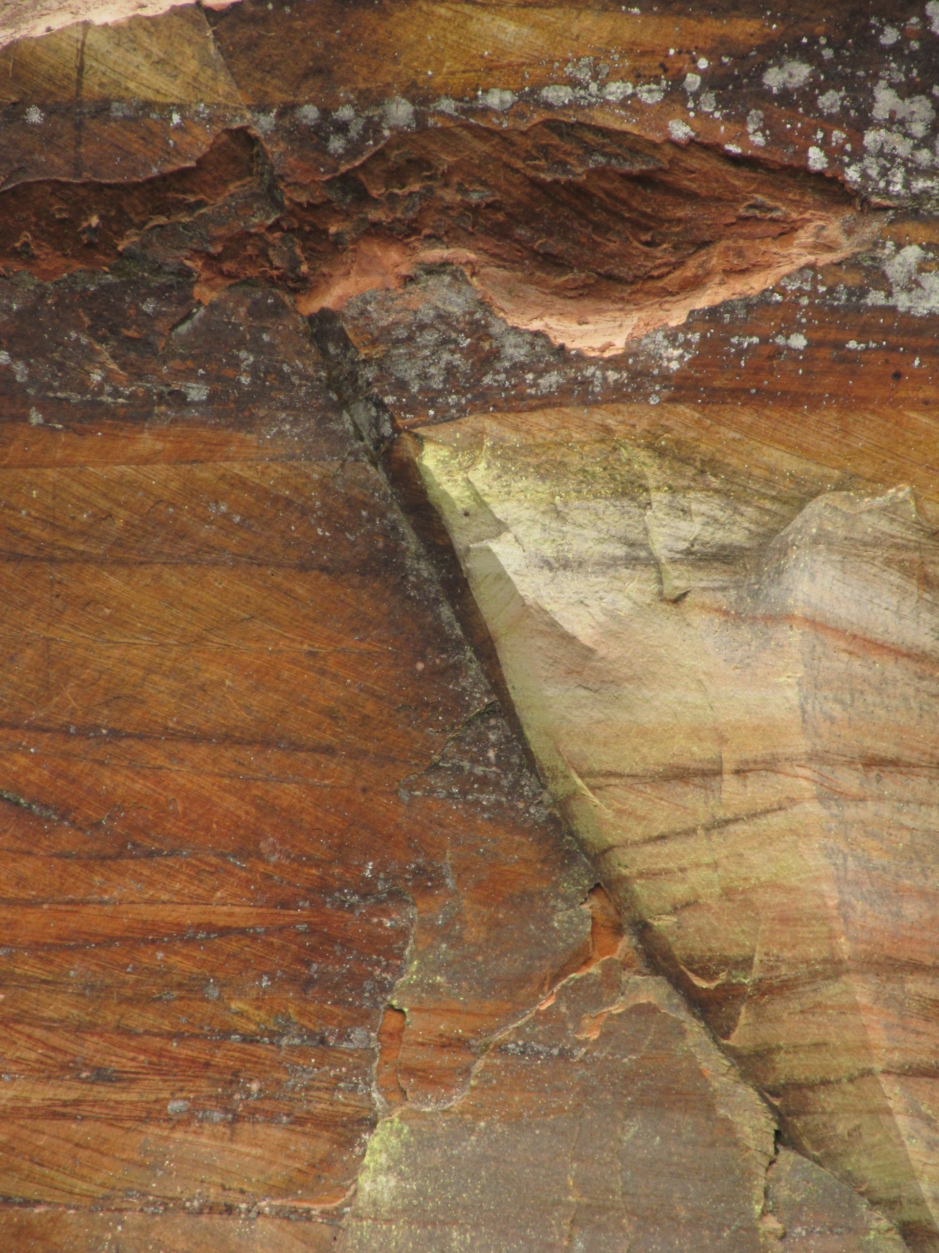 Meie küla piirid puutuvad kokku Ahja jõe ürgoru maastikukaitsealaga, mis algab Koorvere sillast ja lõpeb Otteni vesiveskiga. Kui külast mõnisada meetrit välja k